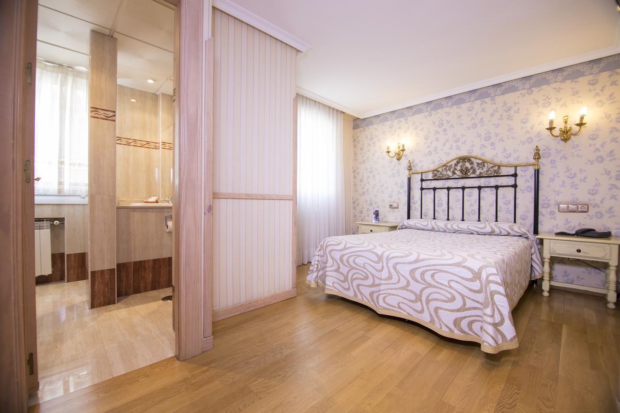 Hotel Julia Aranda de Duero Ngoại thất bức ảnh
