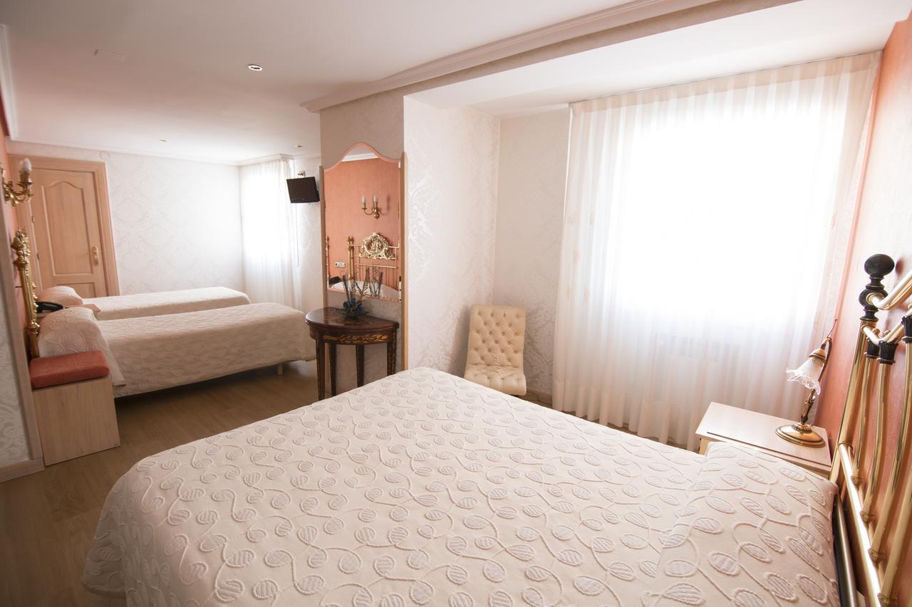 Hotel Julia Aranda de Duero Ngoại thất bức ảnh